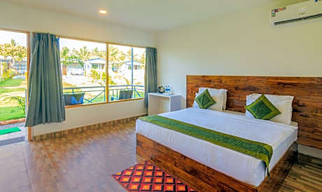 Treebo Lands End Beach Resort Morjim