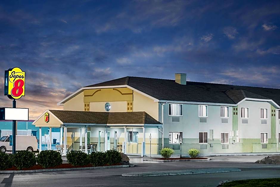 Super 8 by Wyndham Clearfield