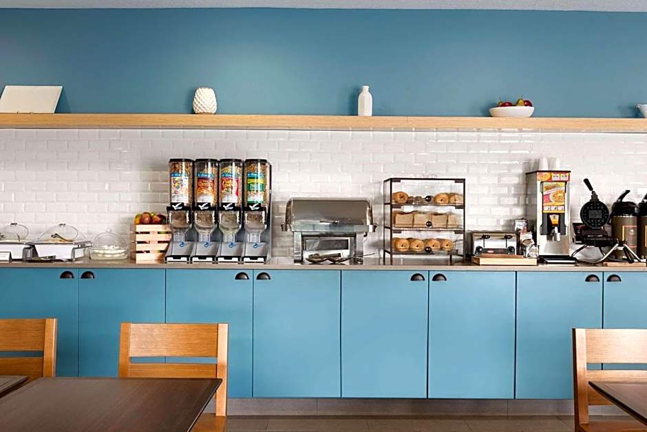 Country Inn & Suites by Radisson Romeoville - Bolingbrook