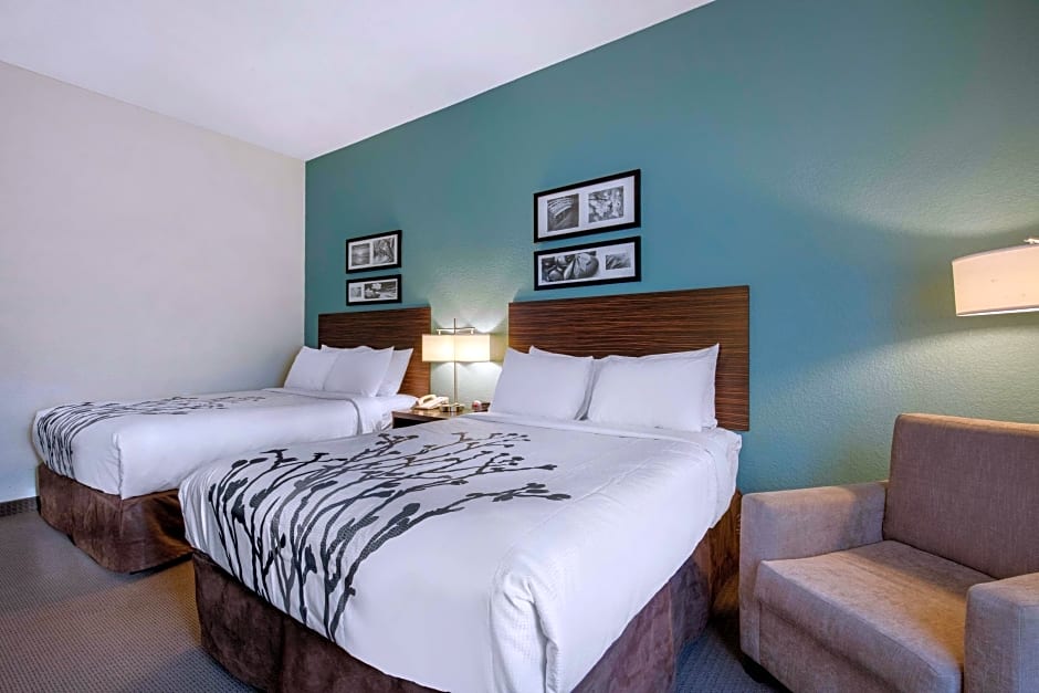 Photo 1 of 11 of 2 Queen Beds, Accessible