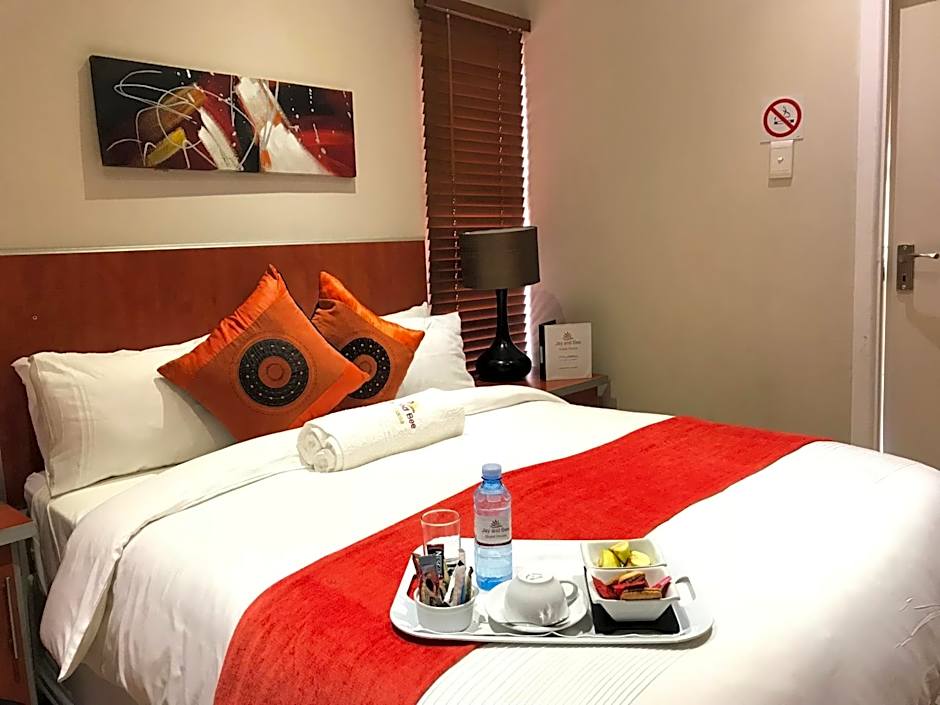 Jay and Bee Guesthouse