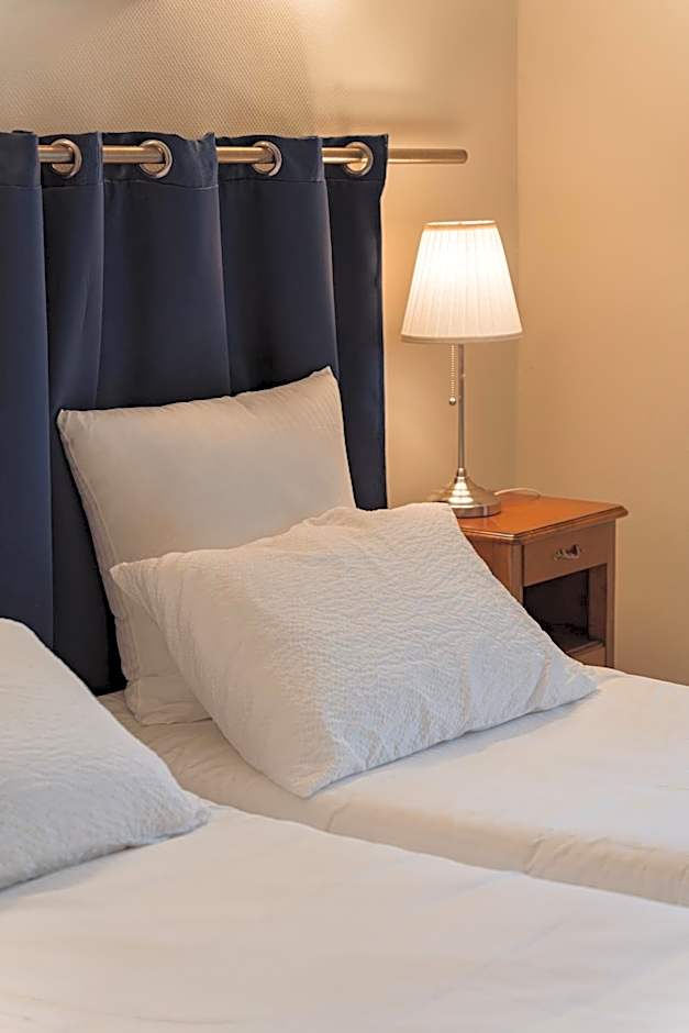 BRIT HOTEL Le Lion d'Or CHINON