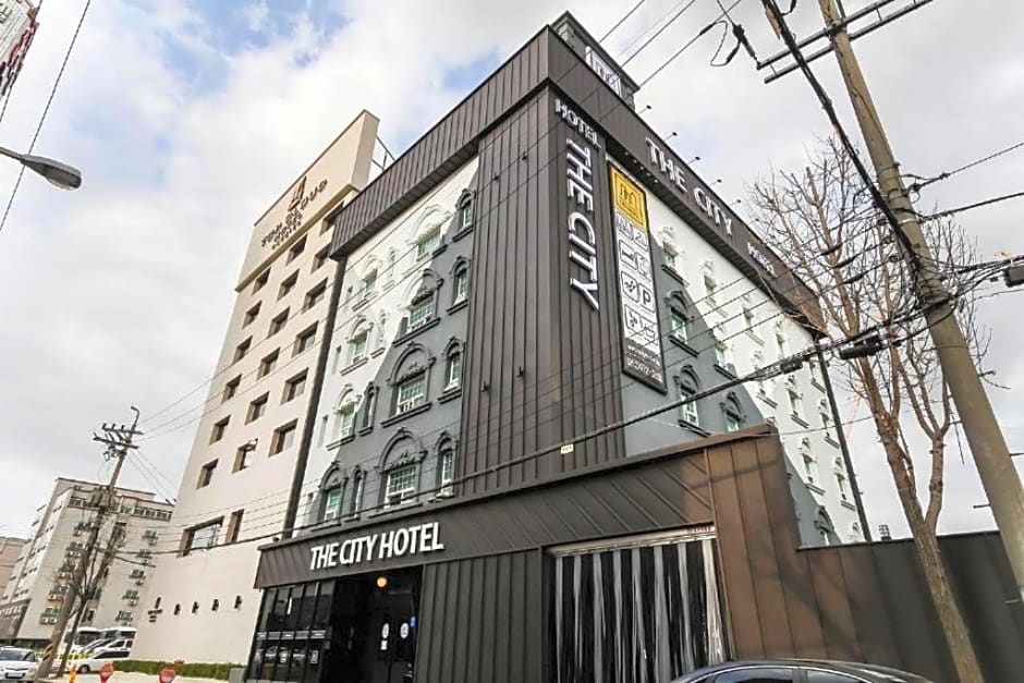Hotel The City