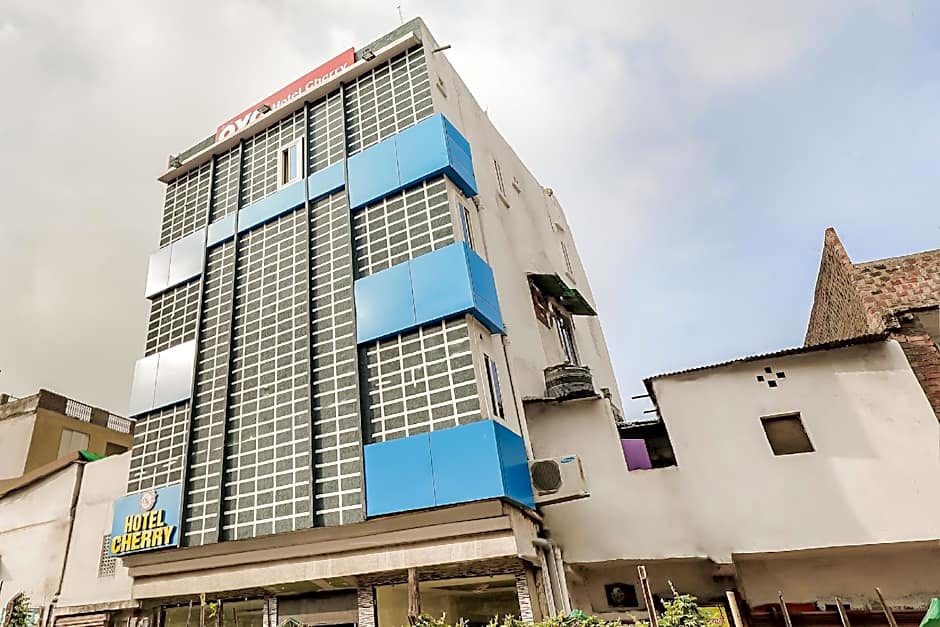 Hotel Cherry by OYO Rooms – Bhopal, IN