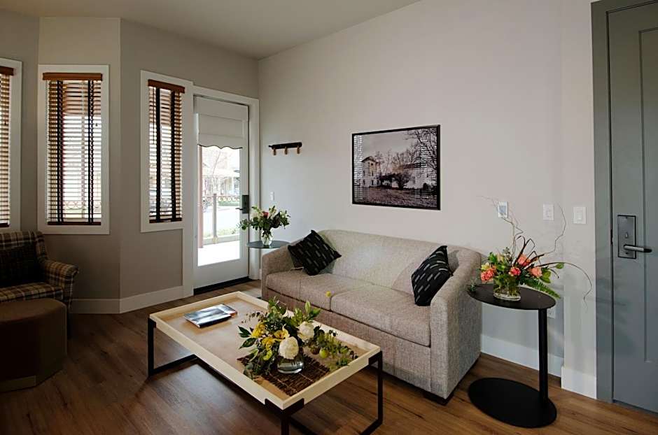 Gateway Hotel, Trademark Collection by Wyndham