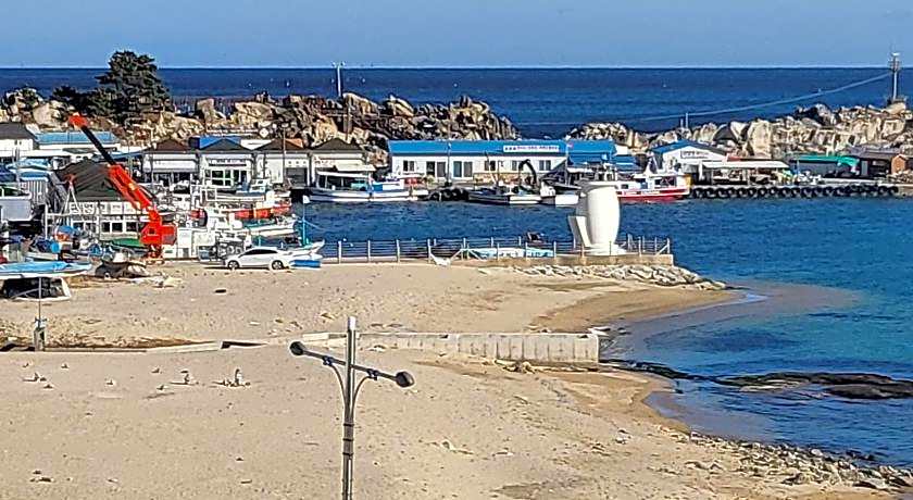 Seaside Pension