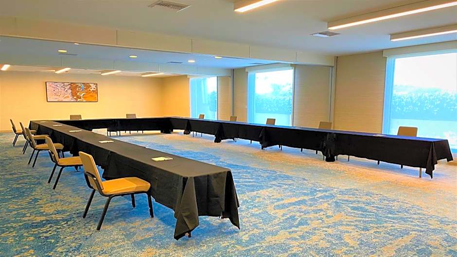 Holiday Inn Los Angeles - LAX Airport By IHG
