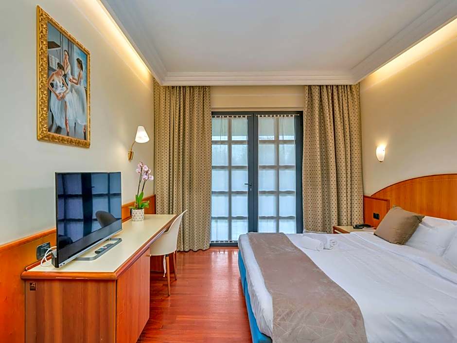 Hotel Prestige