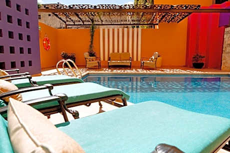 Hotel Plaza Colonial