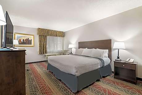 King Room with Sofa Bed - Second Floor/Non-Smoking