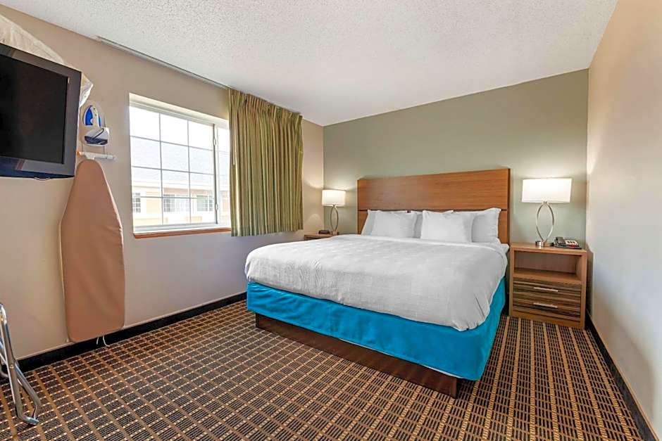 MainStay Suites Dubuque at Hwy 20