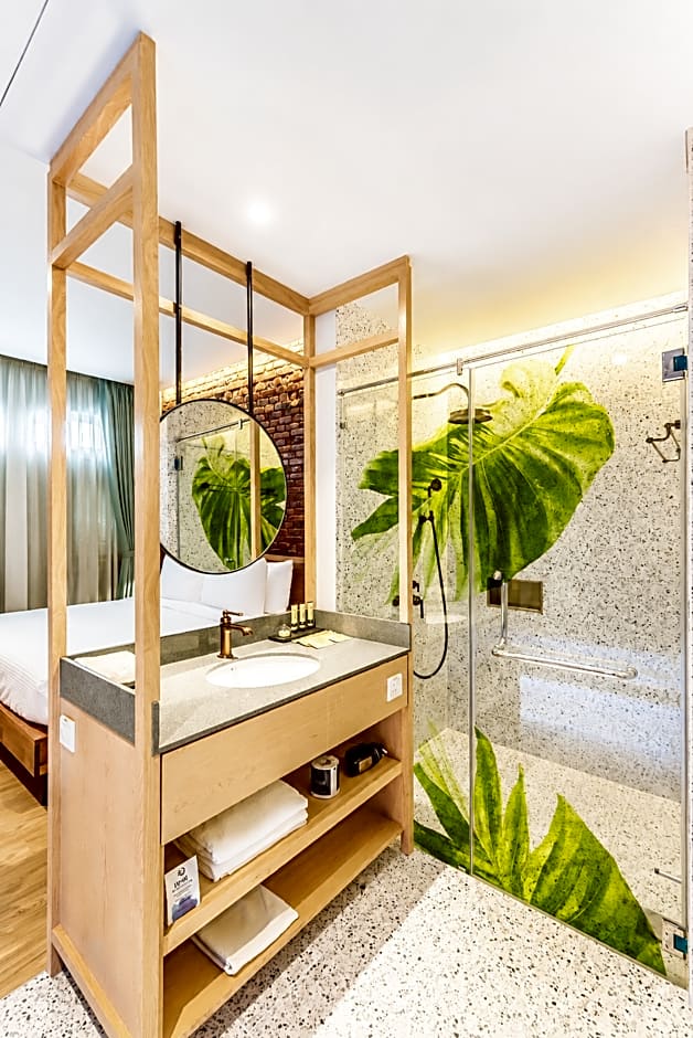 Tien Terrace Macalister