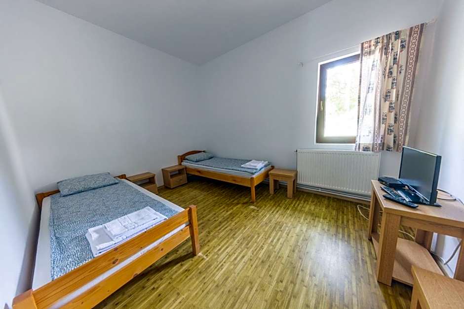 Route 68 Hostel Gurasada Park