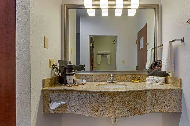 Best Western Plus South Hill Inn