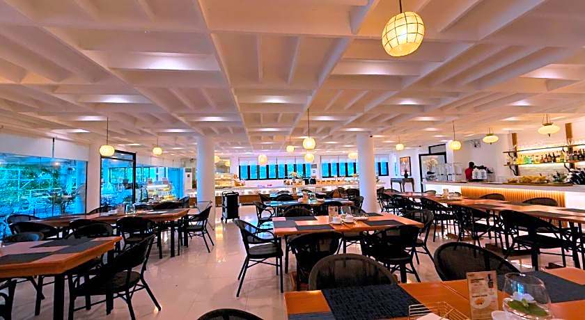 Whiterock Beach Hotel and Waterpark