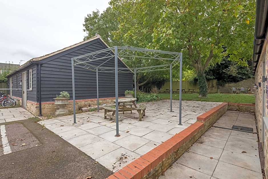 King Deluxe Ensuite with Courtyard View - Hawking