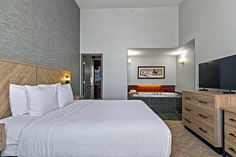 Jacuzzi Suite, 1 King Bed, Kitchenette