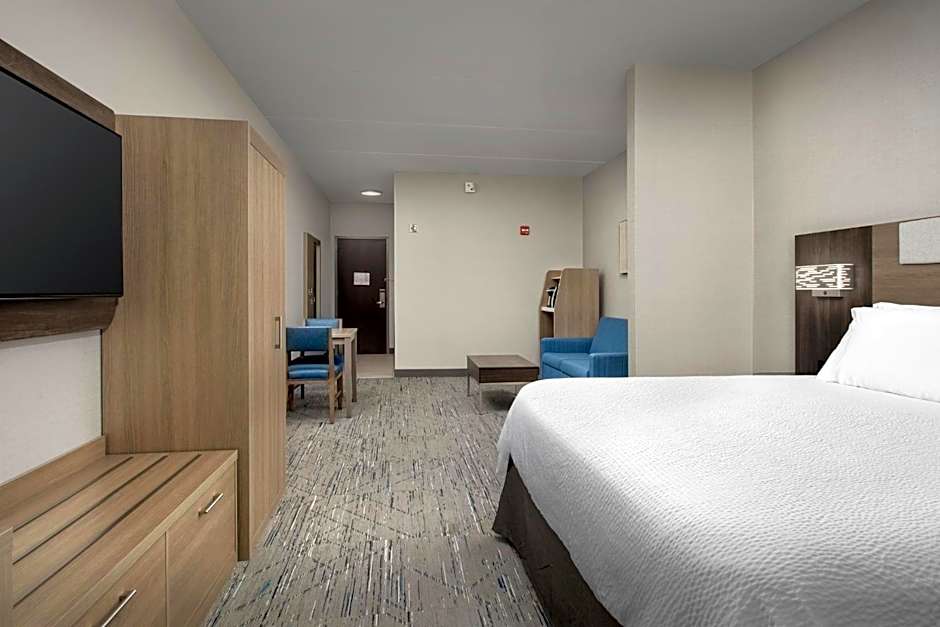 Holiday Inn Express & Suites Knoxville-Clinton By IHG