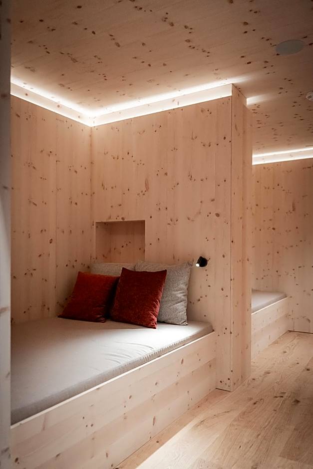 The Oswald Grand Hotel