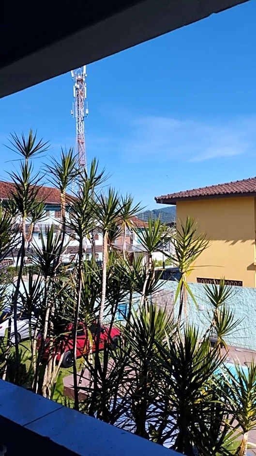 Chalé com churrasqueira - 50 metros da praia da Maranduba - Beira Mar