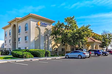 Comfort Inn & Suites Phoenix North / Deer Valley