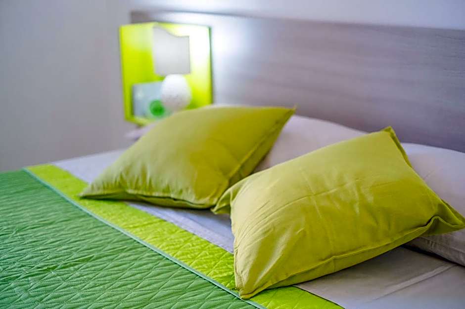 THE PALACE B&B and Apartments