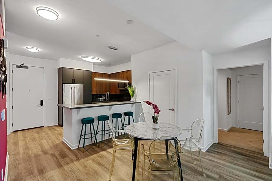 Fairfax District Chic City Oasis 2 BR Apt with Den 136