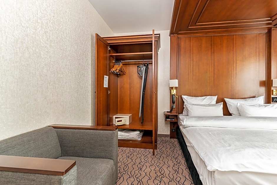 King's Hotel City Stay