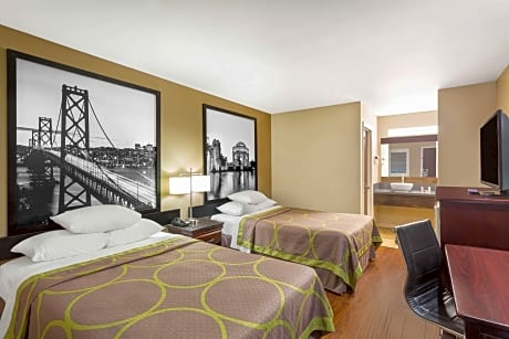 2 Queen Beds Non-Smoking