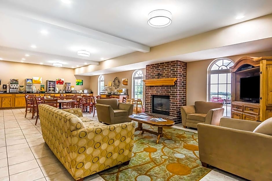 Quality Inn & Suites Chesterfield Village