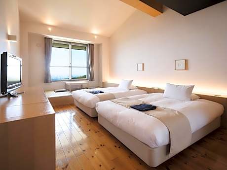 Twin Room with Shared Bathroom - Non-Smoking