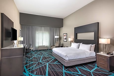 King Room - Hearing Accessible - Non-Smoking