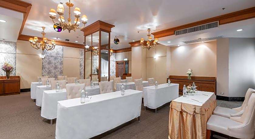 Grand Diamond Suites Hotel (SHA Plus)