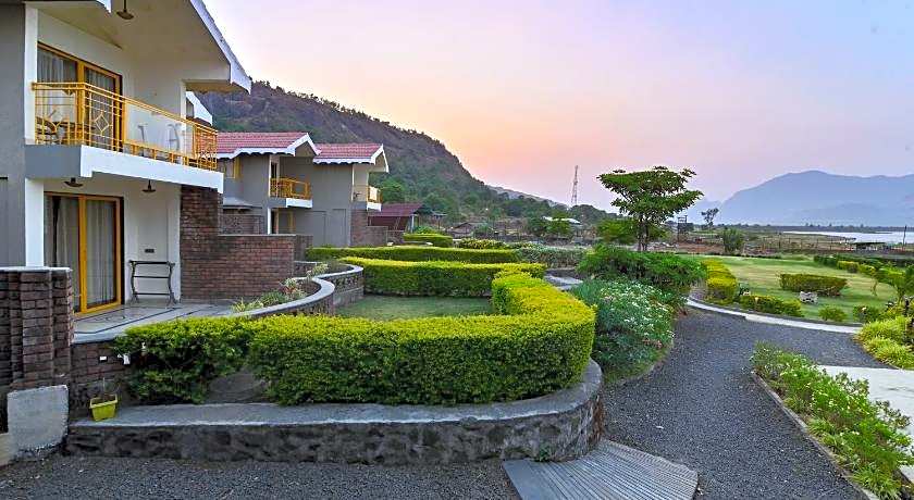 Saj By The Lake - Malshej Ghat Hotel