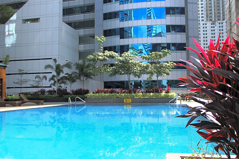 C Suites at Two Central Residences