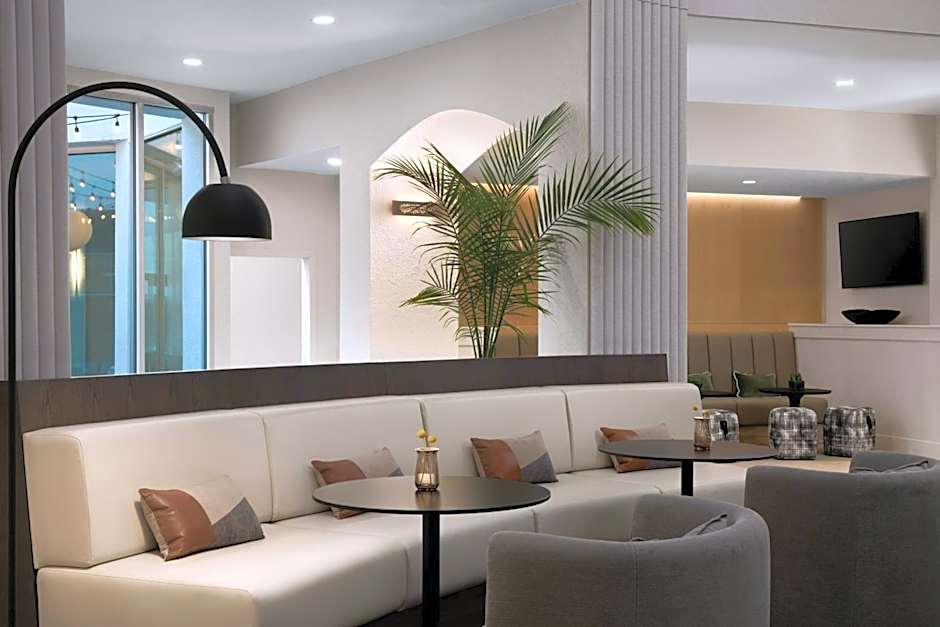 AC Hotel by Marriott Portland Lake Oswego