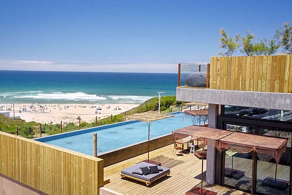 Noah Surf House Portugal