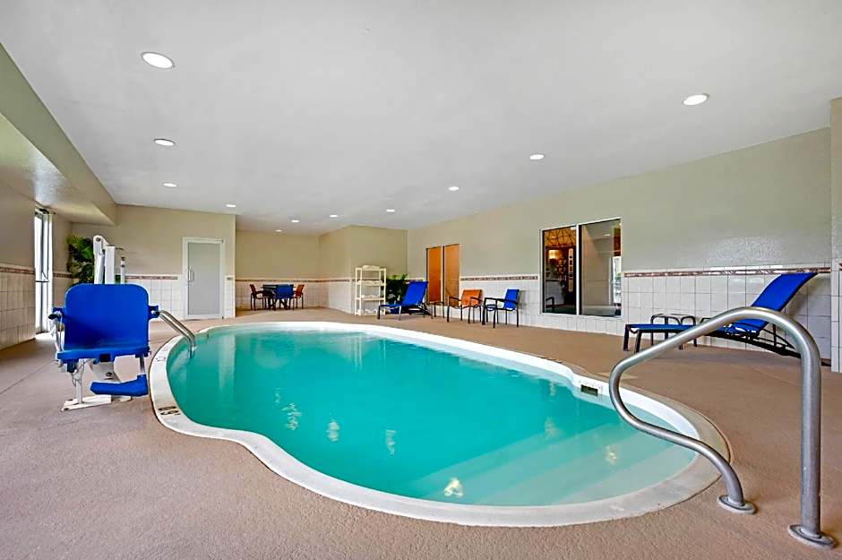 Comfort Inn & Suites North Greenfield