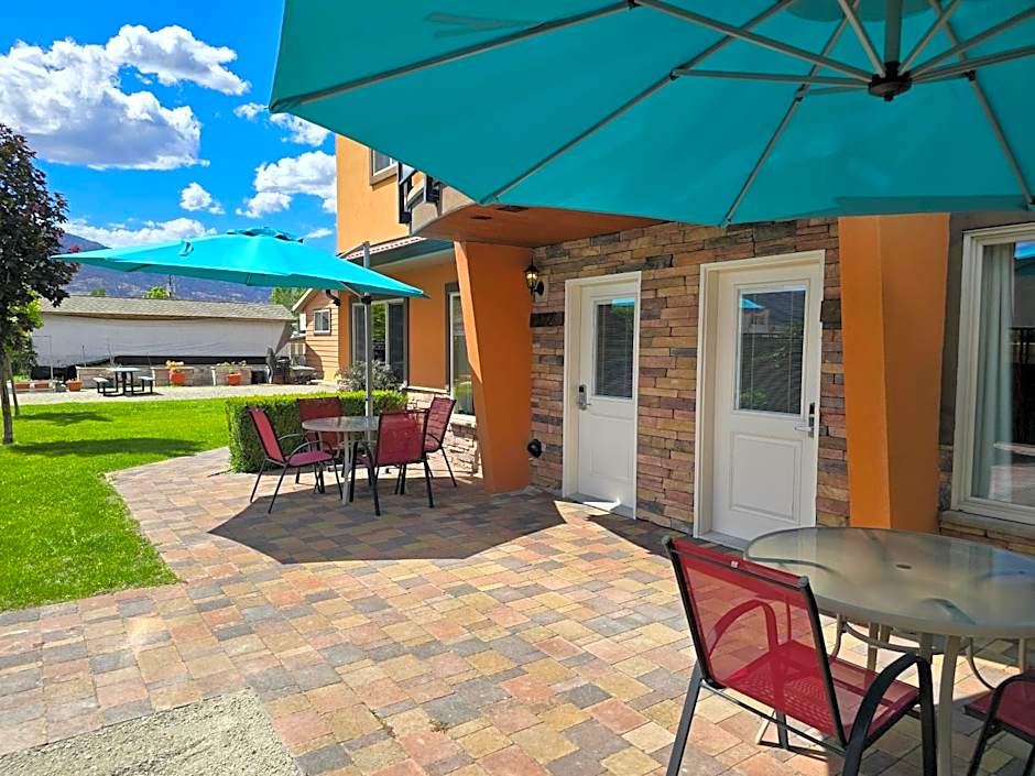 Sahara Courtyard Inn & Suites Osoyoos