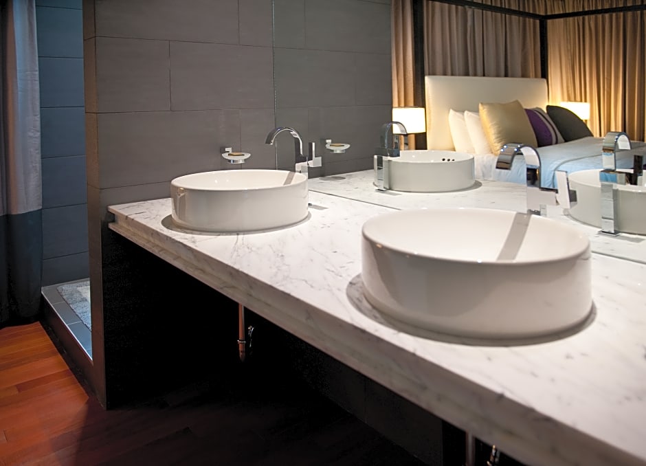 Photo 1 of 7 of Ocean Suite
