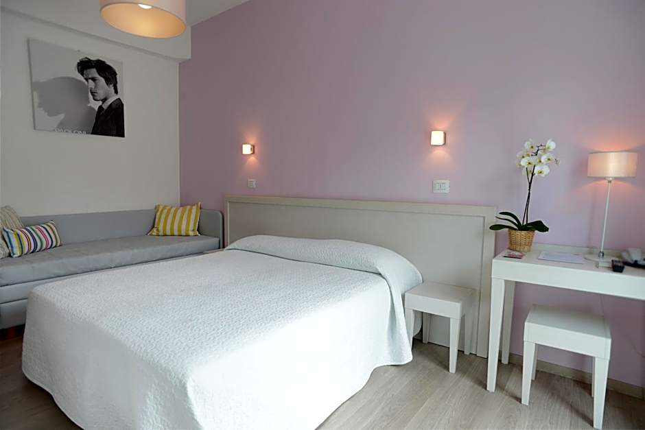 Maree Hotel
