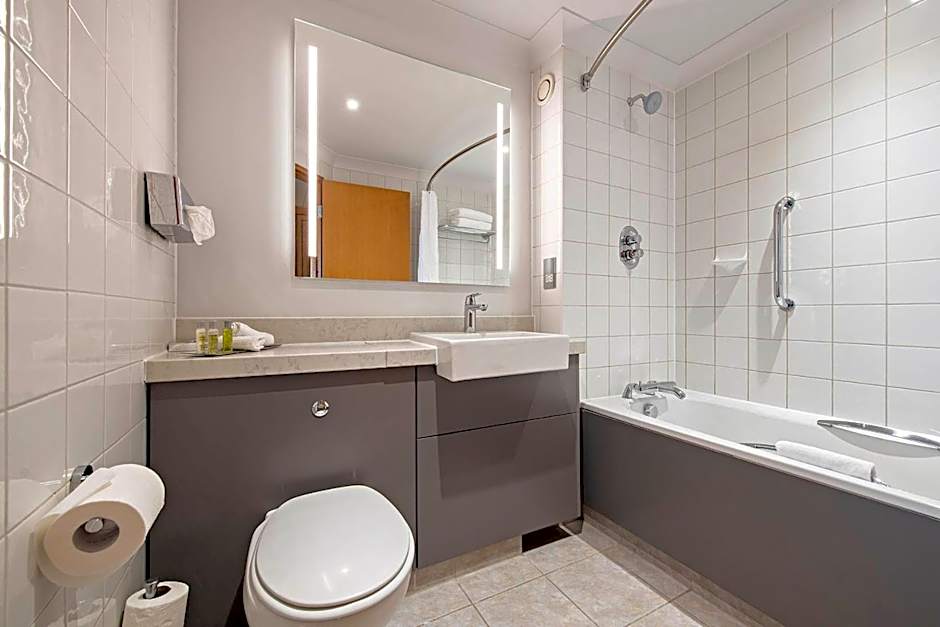 DoubleTree by Hilton Swindon