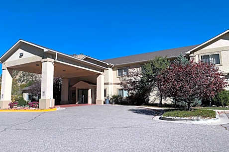 Wingate by Wyndham New Castle - Glenwood Springs