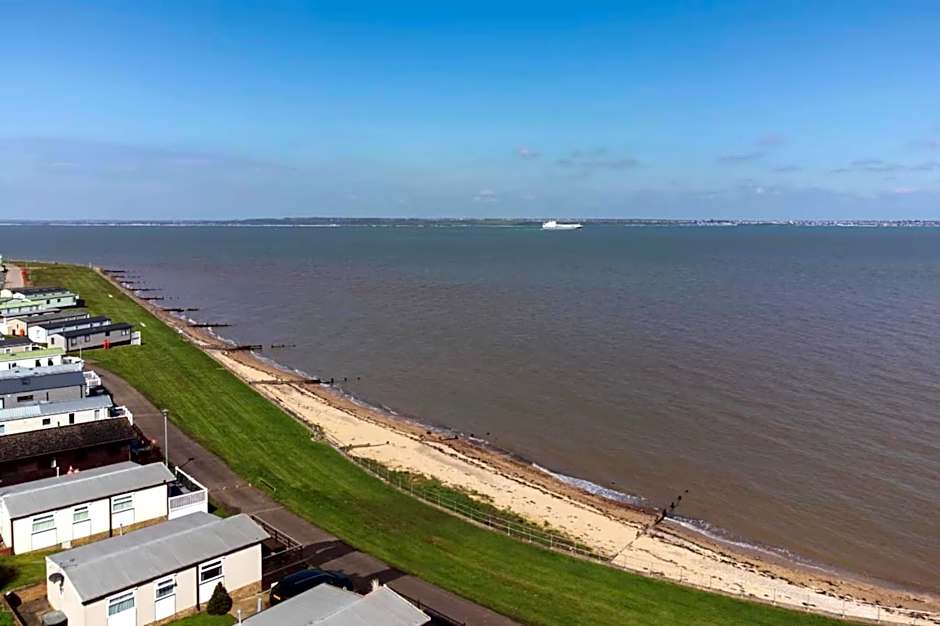 Haven Kent Coast Allhallows sleeps 8