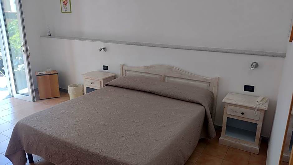 Photo 1 of 6 of Double Room