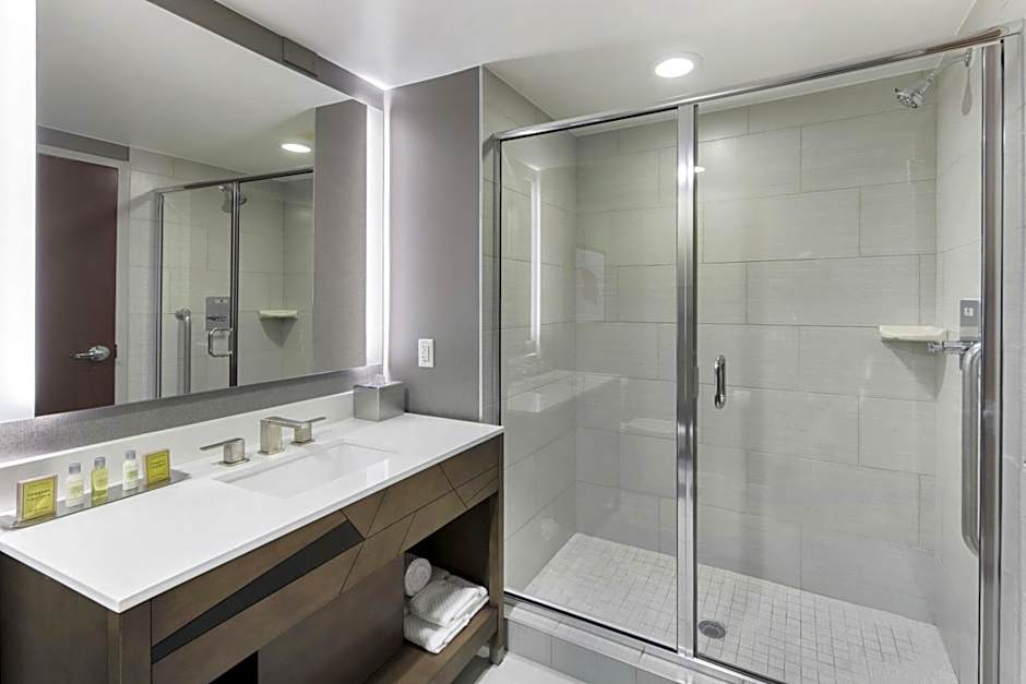 DoubleTree By Hilton Raleigh Cary
