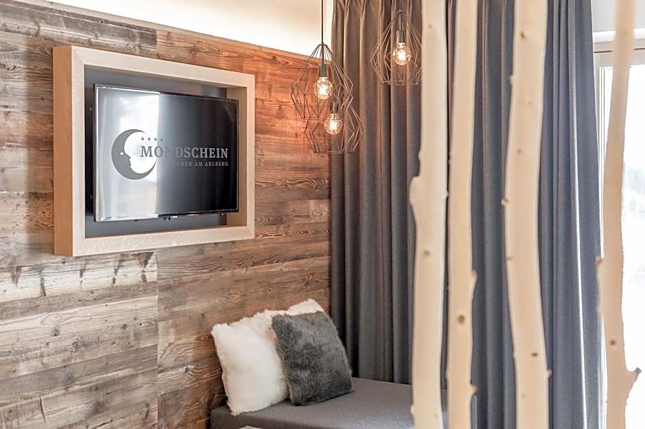 Mondschein Hotel & Chalet Ski-In Ski-Out Luxus am Arlberg