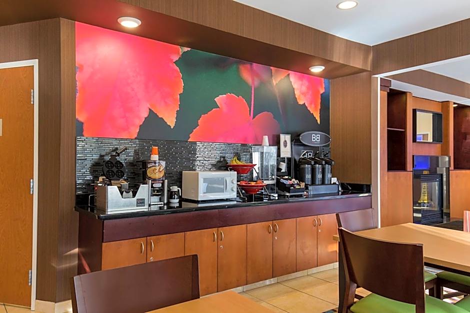 AmericInn by Wyndham St. Cloud MN Shopping Area