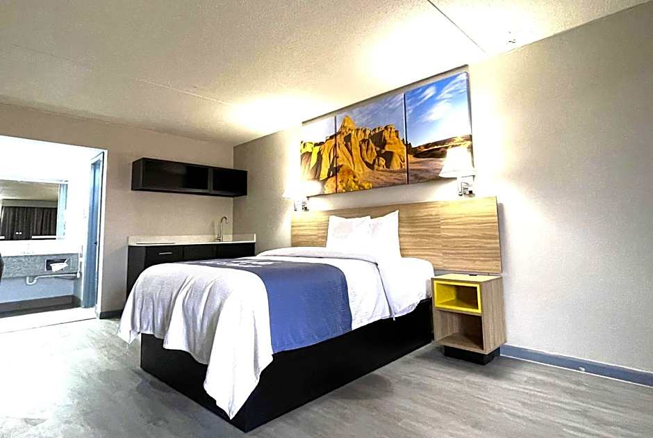 Days Inn by Wyndham Salina South