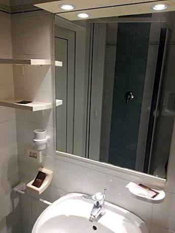 Standard Triple Room with Sea View